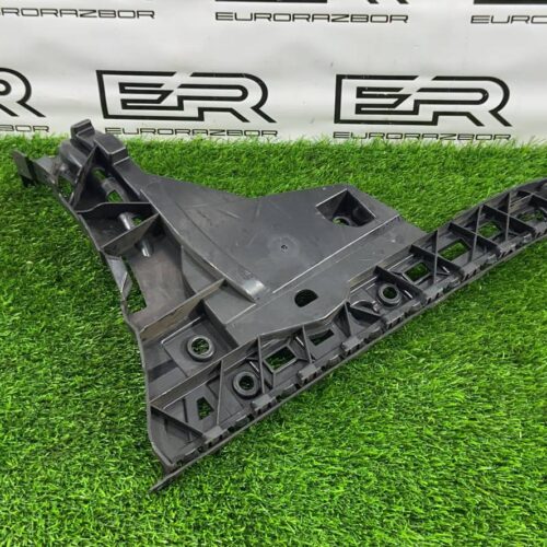 Крепление бампера Mercedes E