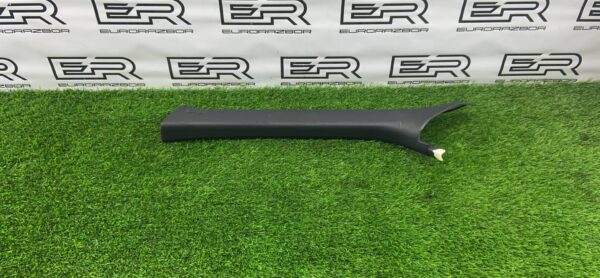 Обшивка левой стойки Porsche Macan 95B