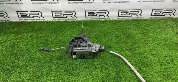 Замок двери передний правый Mercedes С W205