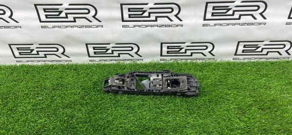 Скелет ручки передний левый двери Mercedes C
