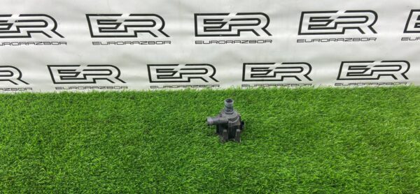 Насос охлаждающей жидкости Porsche Macan 95B