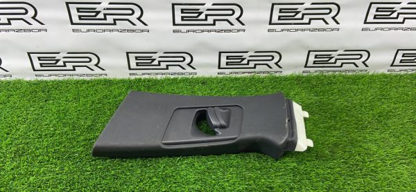 Обшивка левой стойки Porsche Macan 95B