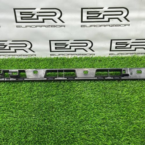 Кронштейн порога правый Porsche Macan 95B