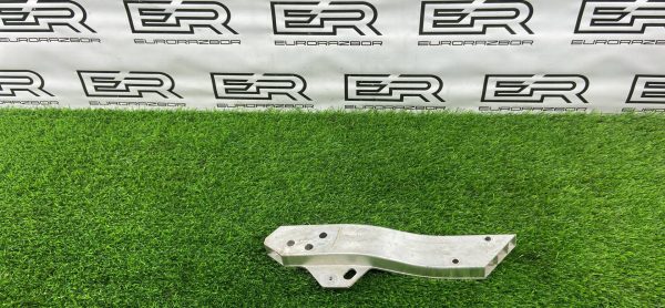 Кронштейн панели передний Mercedes W205 X253 W213