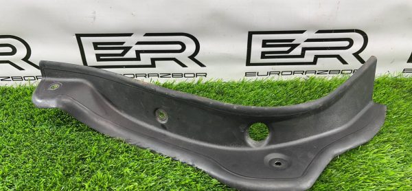 Водосток крышки багажника BMW 4 F32/F33/F36