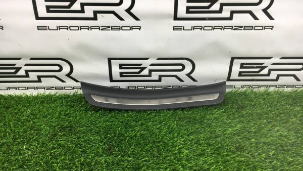 Накладка порога правая Kia Stinger 1CK