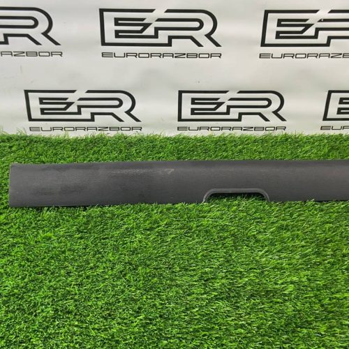 Накладка порога передняя правая Kia Stinger