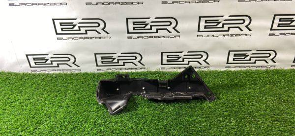 Накладка моторного отсека левая Kia Stinger