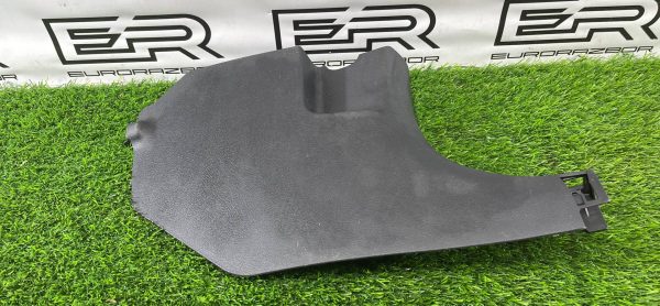 Обшивка стойки Kia Stinger 1 CK