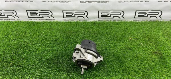 Подушка двигателя правая BMW F30 F32 F36