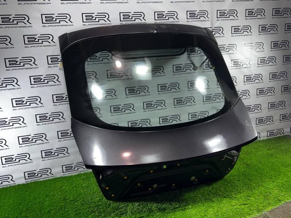 Крышка багажника Kia Stinger