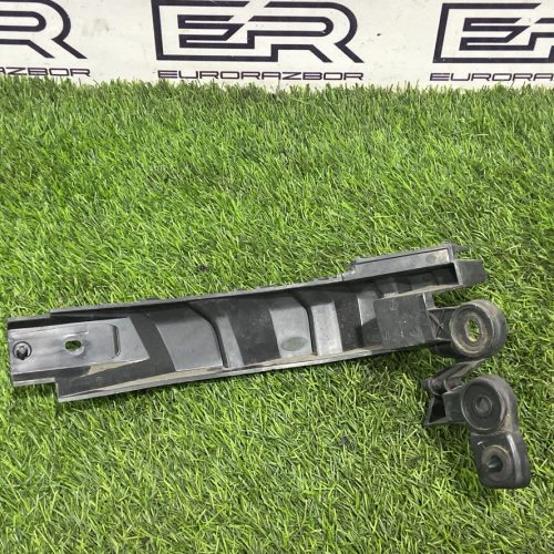 Кронштейн заднего бампера правый Jaguar F Pace x761