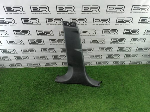 Молдинг центральной стойки Range Rover Sport