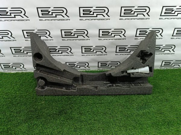 Ниша запасного колеса Range Rover Sport