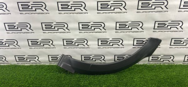 Молдинг крыла задний правый Range Rover Sport