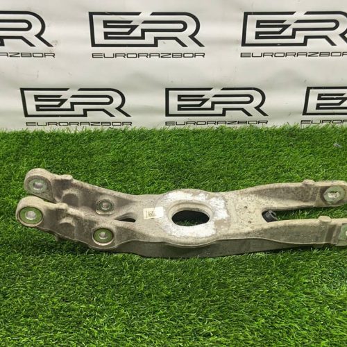 Кулак передний правый Mercedes GLC 63 AMG