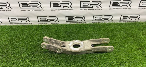 Кулак передний правый Mercedes GLC 63 AMG