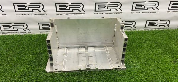 Ниша АКБ Mercedes X253