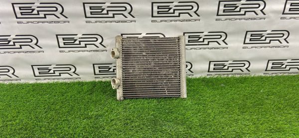 Радиатор масляный Mercedes W213 W205 X253 AMG