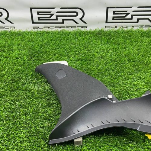 Обшивка стойки задняя правая Mercedes GLC