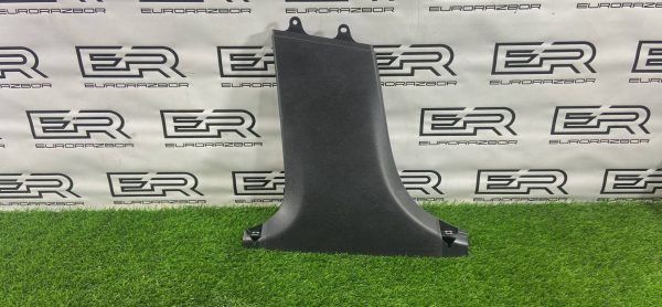 Обшивка стойки левая Mercedes GLC