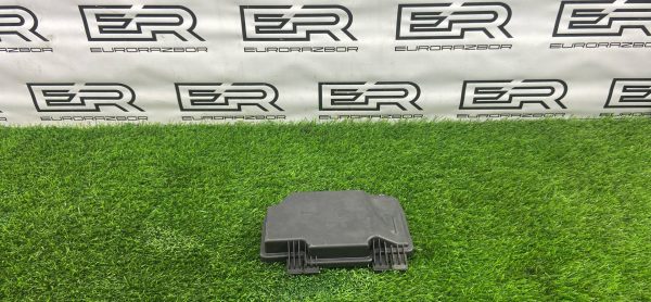 Крышка блока предохранителей Mercedes GLC