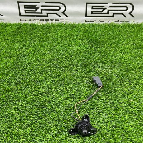 Детали внутри бардачка Range Rover Sport L494