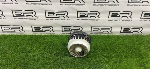 Моторчик печки Mercedes С253 GLC