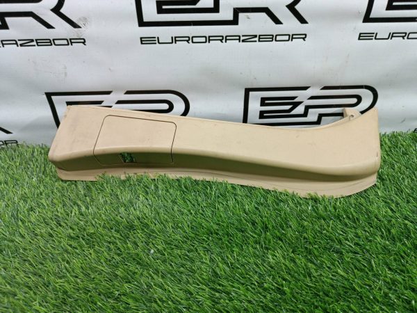 Обшивка багажника правая BMW X5