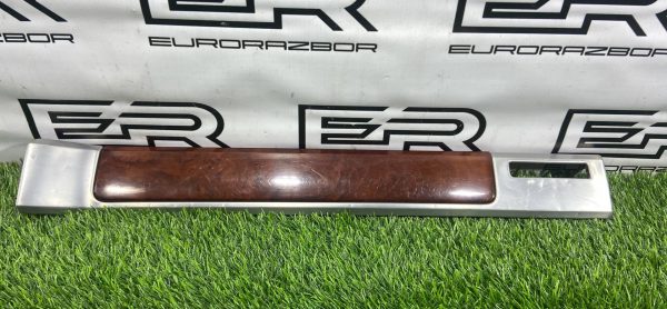 Декоративная накладка торпедо Volkswagen Touareg