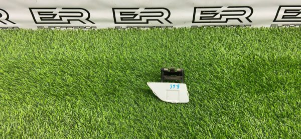 Кронштейн заглушки омывателя фар BMW 7 E65