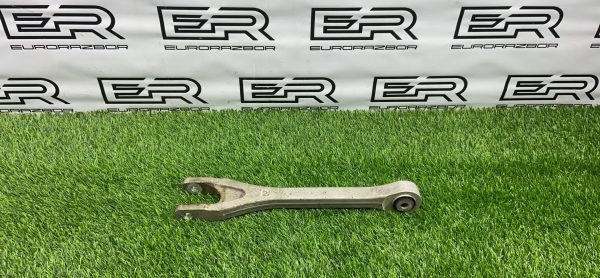 Кулак передний правый Mercedes GLC 63 AMG