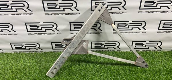 Распорка стоек Mercedes S W222