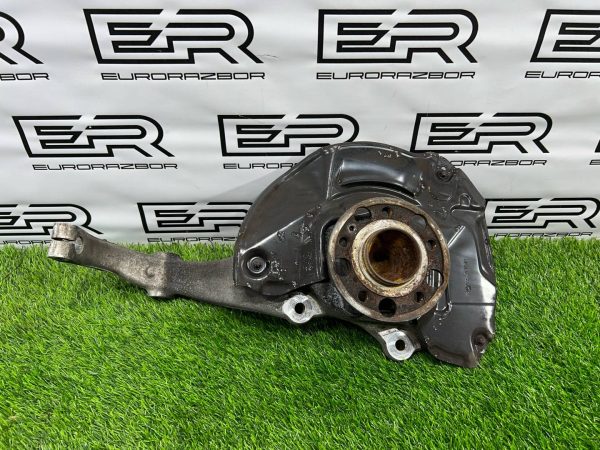 Кулак передний правый Mercedes S Class W222 2WD