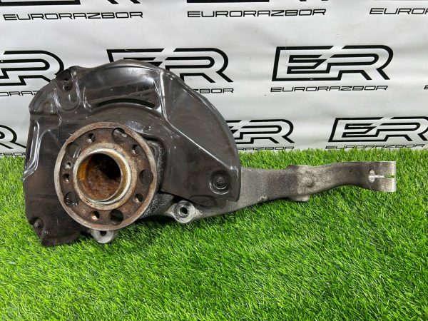 Кулак передний левый Mercedes S Class W222 2WD