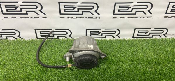 Подушка крепления двигателя Mercedes S W222