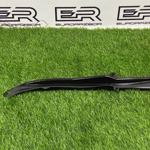 Кронштейн крыла левый Mercedes W212 W218