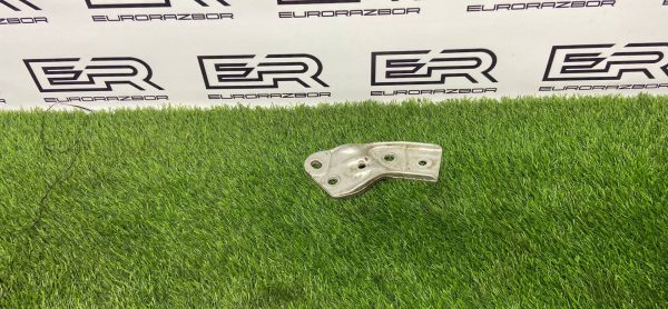 Кронштейн передний правый Mercedes Benz GL