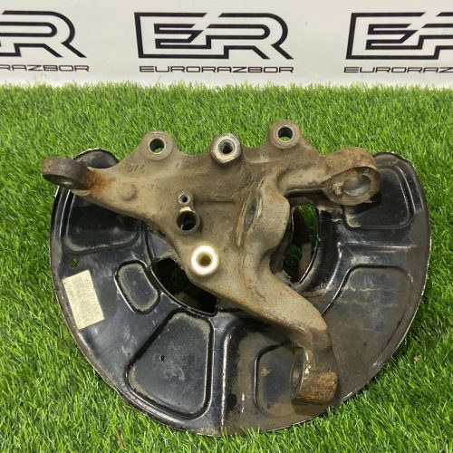 Кулак передний правый Mercedes w212 W218