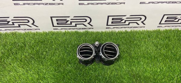 Дефлектор в торпедо правый Mercedes Benz E Class