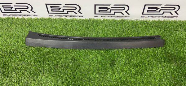 Декоративная накладка торпедо Mercedes GLC X253 C253