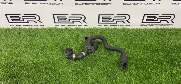 Патрубок системы охлаждения Mercedes W213