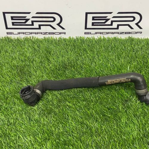 Патрубок системы охлаждения Mercedes X253