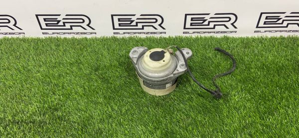 Подушка двигателя передняя правая Mercedes X253