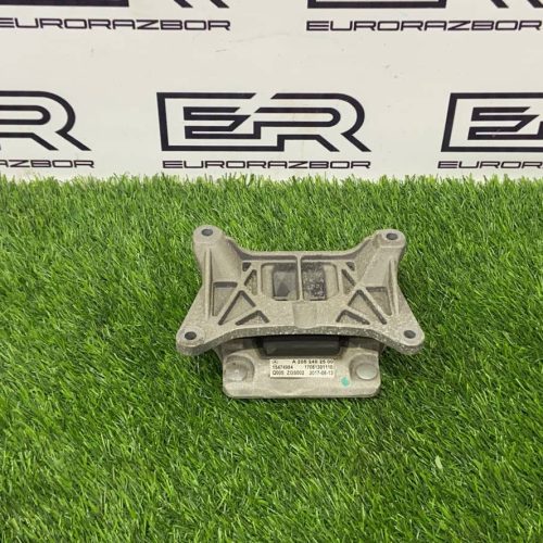 Опора двигателя КПП Mercedes X253