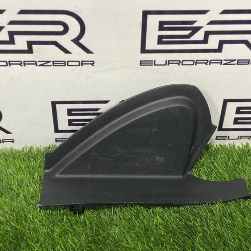 Декоративная накладка торпеды передняя правая Mercedes X253