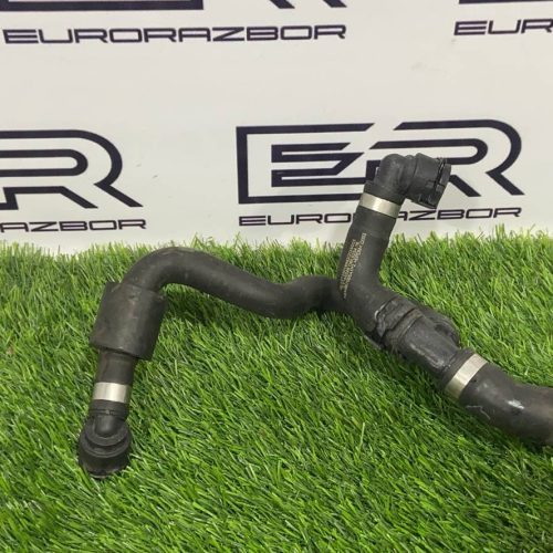 Патрубок системы охлаждения Mercedes W213