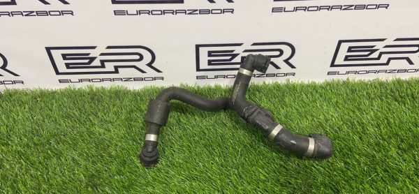 Патрубок системы охлаждения Mercedes W213