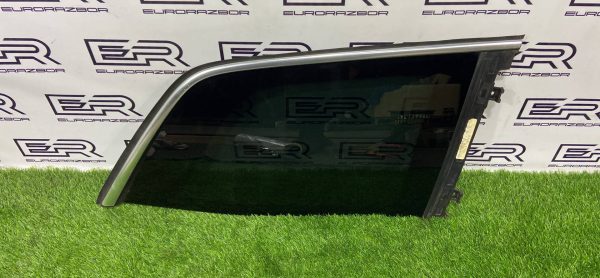 Форточка правая Mercedes GLS X166