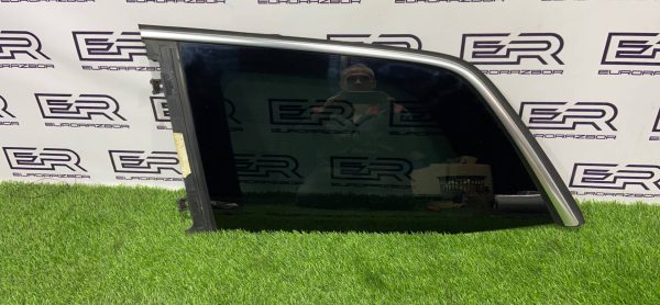 Форточка левая Mercedes GLS X166